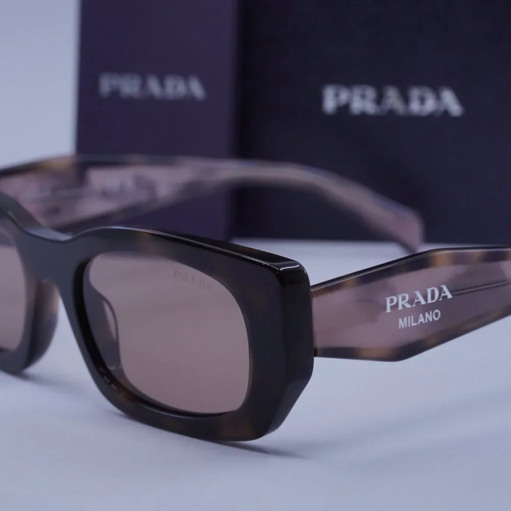 Prada model prb05s